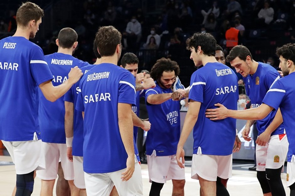 Anadolu Efes, Barcelona deplasmanında