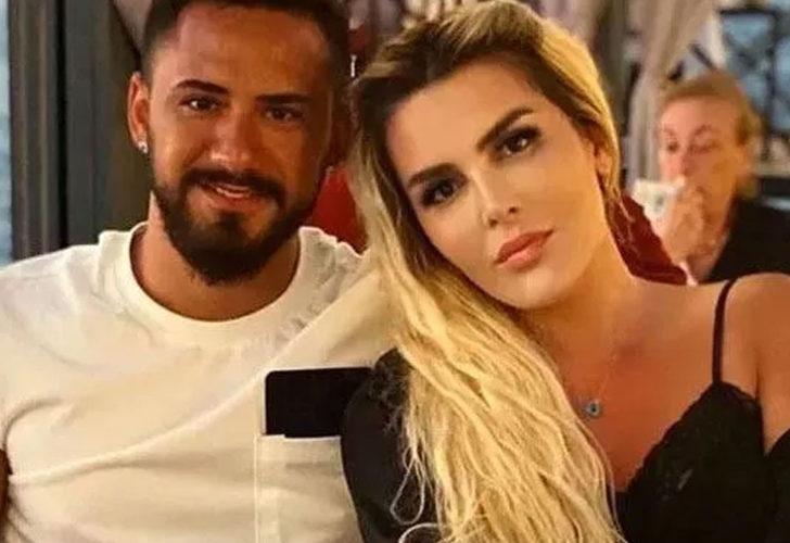 Selin Ciğerci’den aşk pozu!