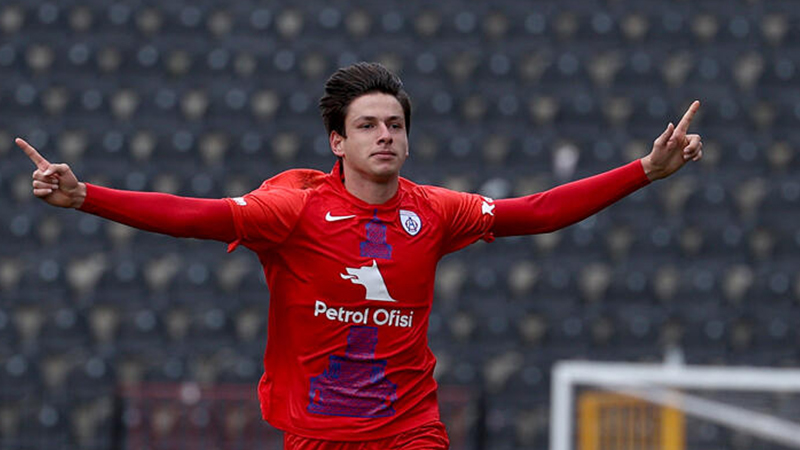 Enis Destan, Trabzonspor’la anlaştı