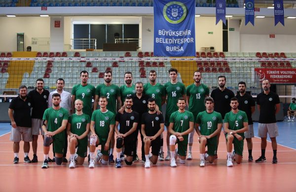 Bursa Büyükşehir Belediyespor Voleybol Takımı’nda Covid-19 şoku Bursa Büyükşehir Belediyespor Voleybol Takımı’nda Covid-19 şoku