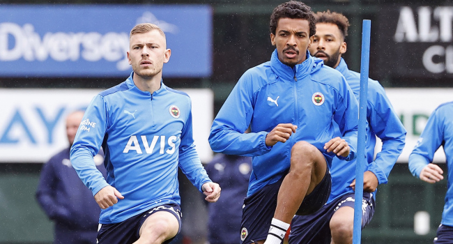 Fenerbahçe’de 2 isim yolcu