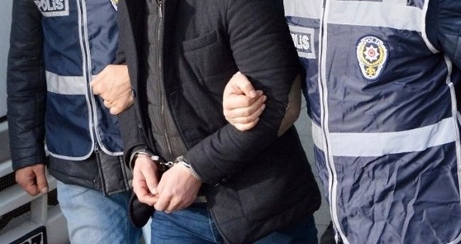 Van’da terör operasyonu: 5 kişi yakalandı Van’da terör operasyonu: 5 kişi yakalandı