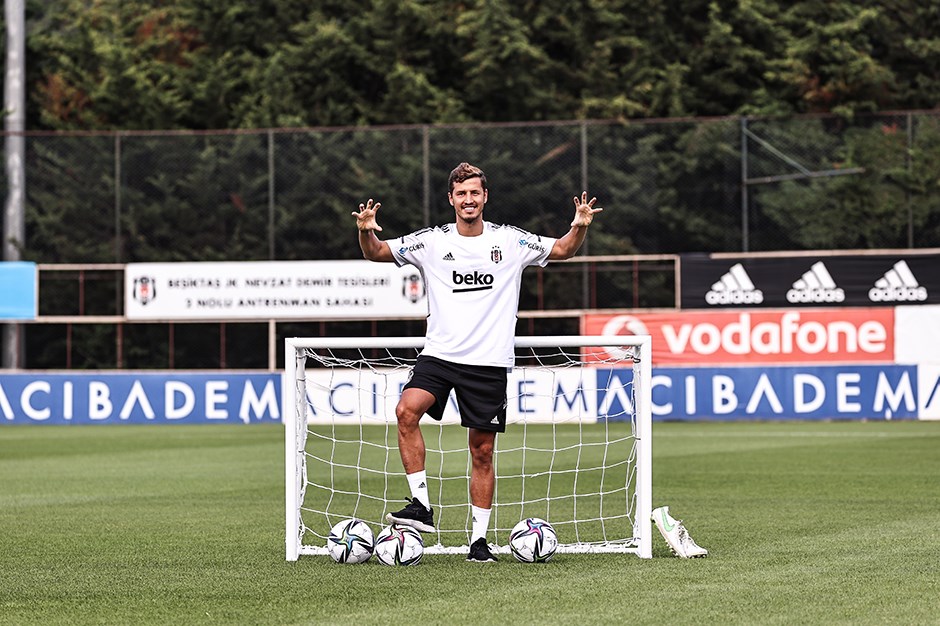 Salih Uçan, Medipol Başakşehir yolunda!