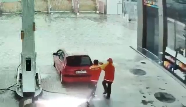 Bursa’da pompacılar birbirine girdi