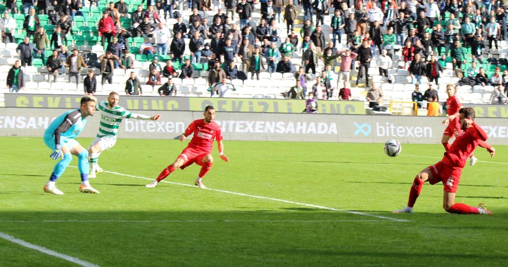 Sivasspor, Konyaspor’u deplasmanda devirdi
