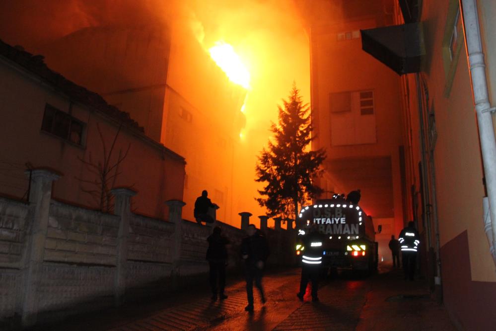 Karaman’da büyük fabrika yangını