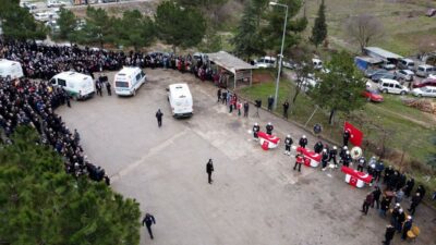Bursa’da şehit itfaiye erleri için memleketlerinde tören