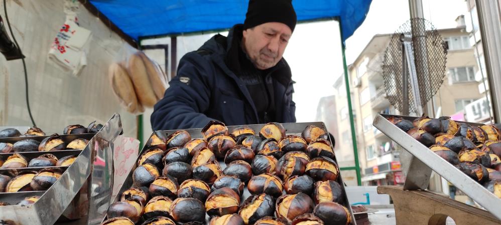 Bursa’da yabancı dil öğrenen seyyar satıcının işleri açıldı