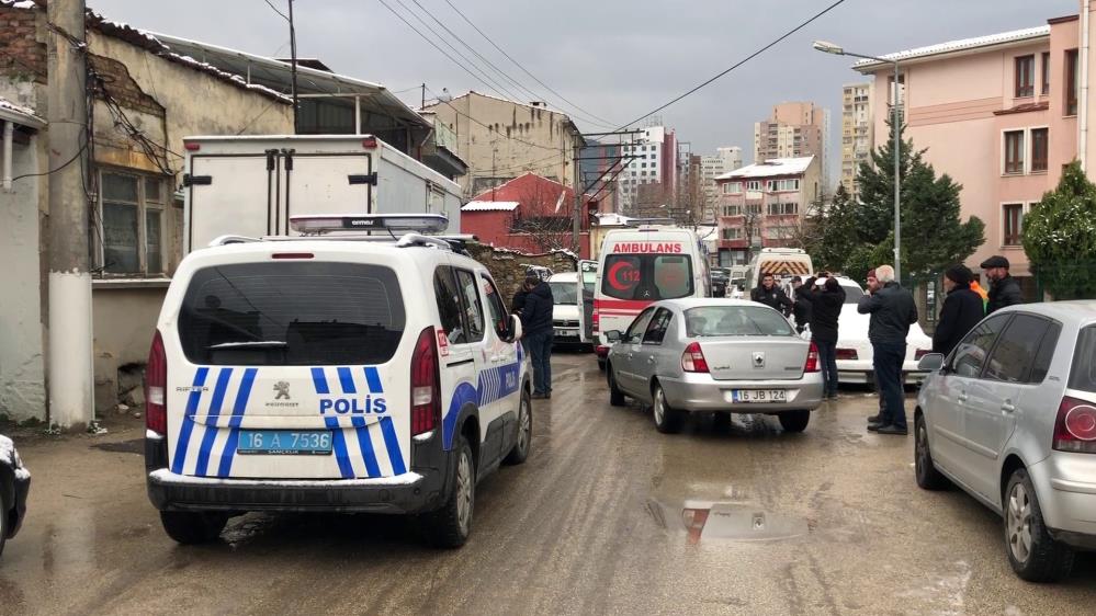 Bursa’da yaşlı adam pompalıyla dizinden vuruldu
