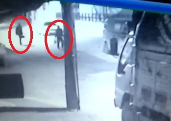 Bursa’da akü hırsızları kamerada! Bursa’da akü hırsızları kamerada!
