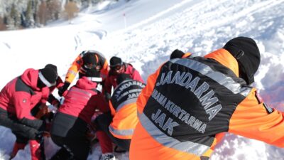 Uludağ’da kar altında zamana karşı yarış