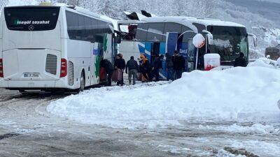Bursa’da yolcu otobüsü ile TIR çarpıştı