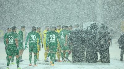 17. dakikada yarıda kalan Eyüpspor-Bursaspor maçından fotoğraflar