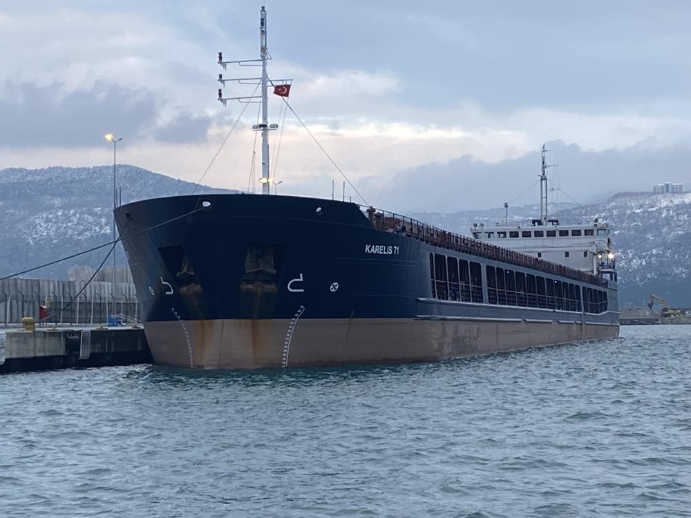 Yük gemisinin Rus uyruklu mürettebatı denize düşerek kayboldu