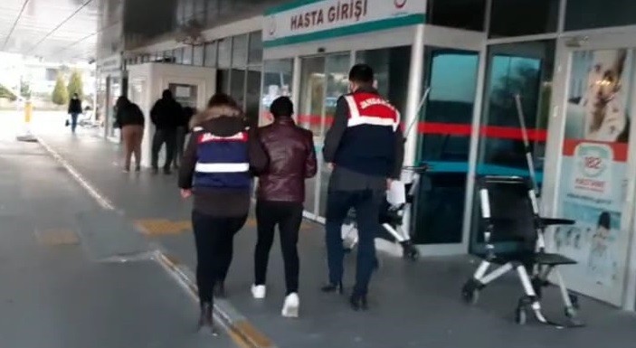 Firari FETÖ şüphelileri jandarma tarafından yakalandı Firari FETÖ şüphelileri jandarma tarafından yakalandı