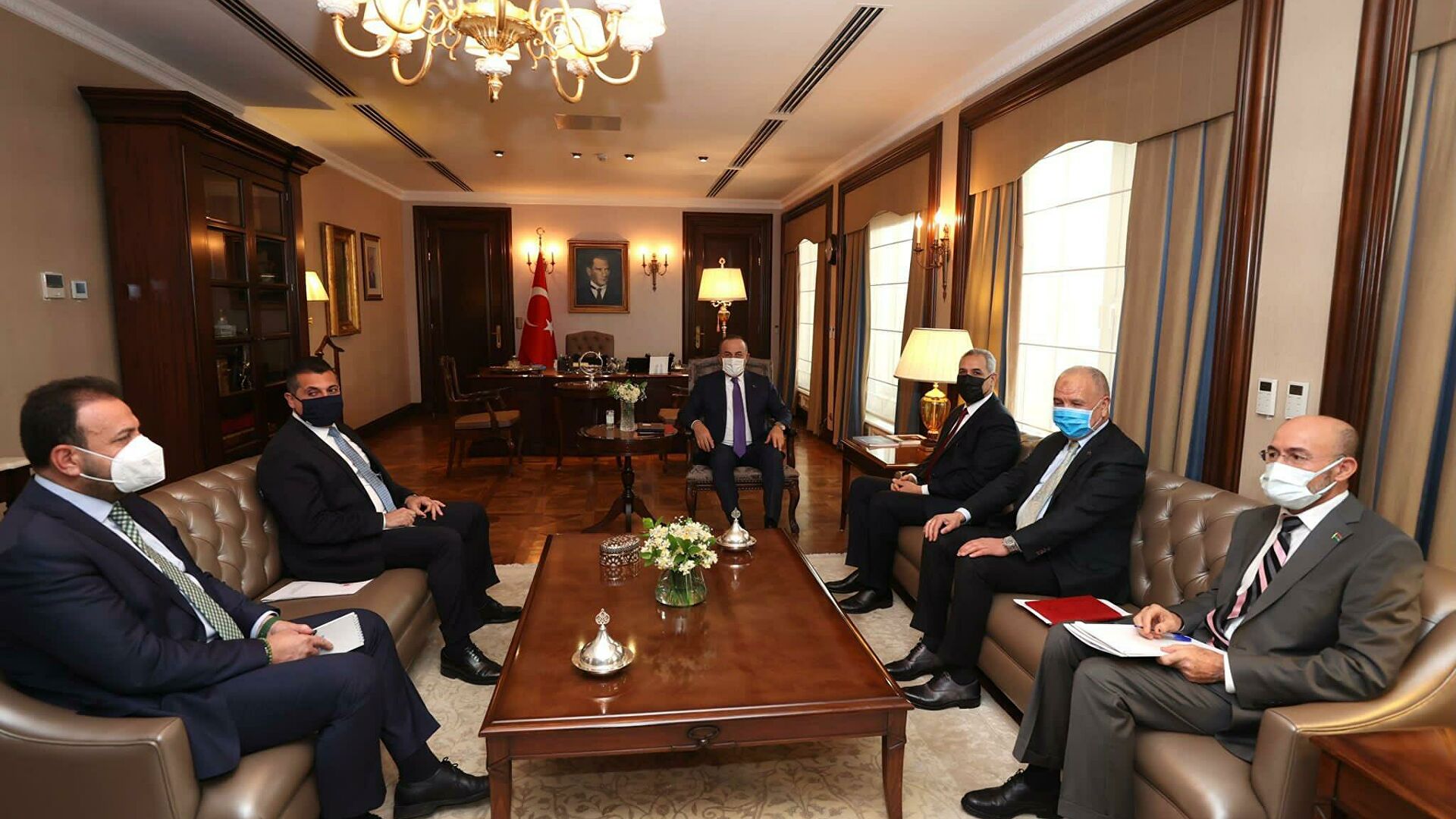 Bakan Çavuşoğlu, Libyalı büyükelçi Elgelaib ve danışman Muhtar’ı kabul etti