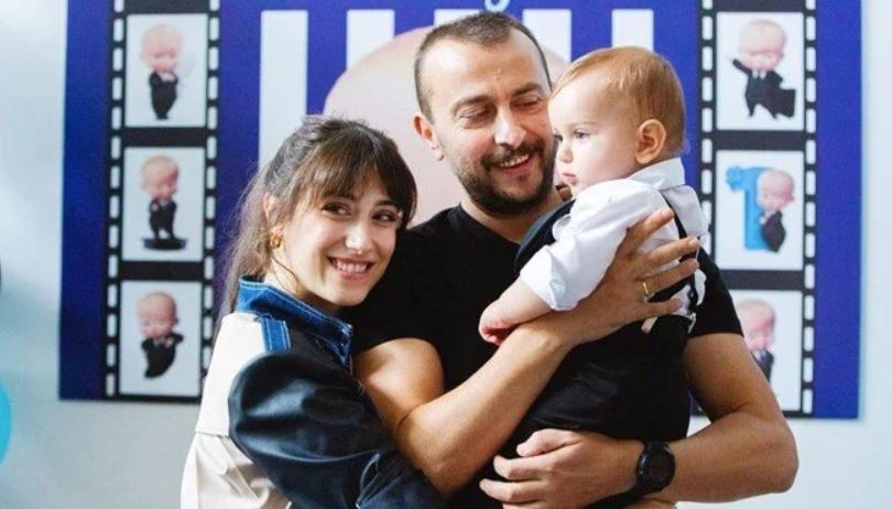 Hazal Kaya: Evdeki herkes pozitif