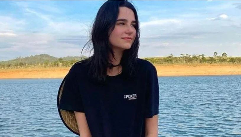 18 yaşındaki model koronavirüse yenildi
