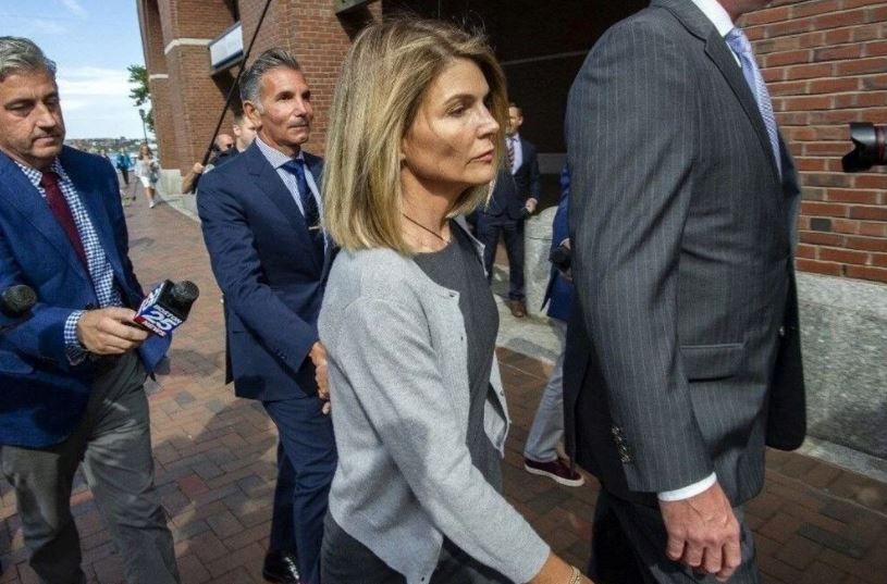 Lori Loughlin’in 1 milyon dolarlık mücevheri çalındı