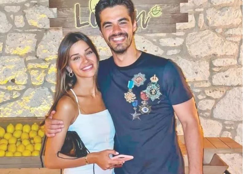 Berk Atan ve Selin Yağcıoğlu’ndan düşman çatlatan poz!