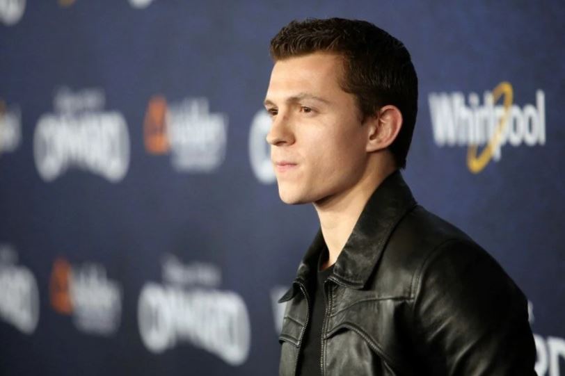 Tom Holland: Annem tuvalet molaları için Marvel’ı azarladı