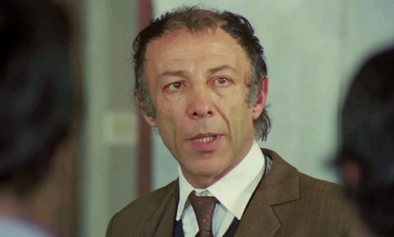 Münir Özkul kimdir?