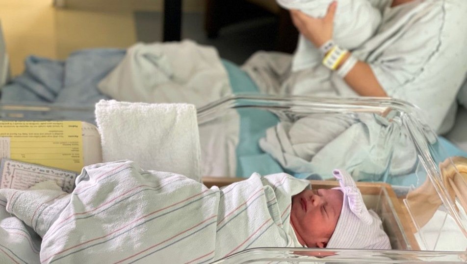 2 milyonda bir ihtimal! İkiz kardeşler farklı yıllarda doğdu