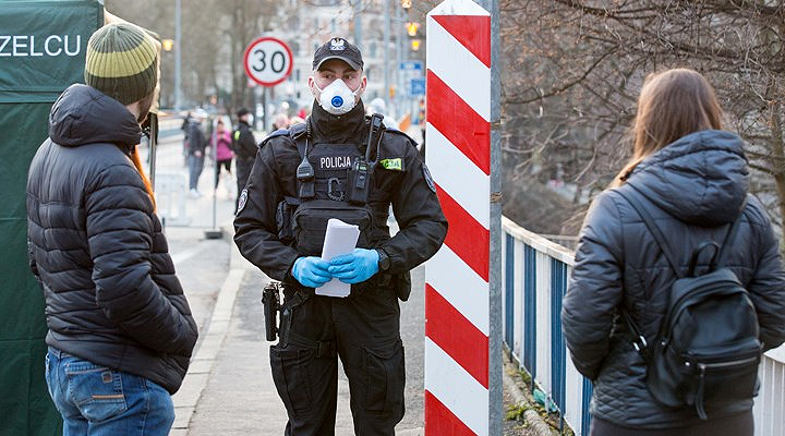 Polonya’da Covid-19 Bilim Kurulu’nun 13 üyesi istifa etti