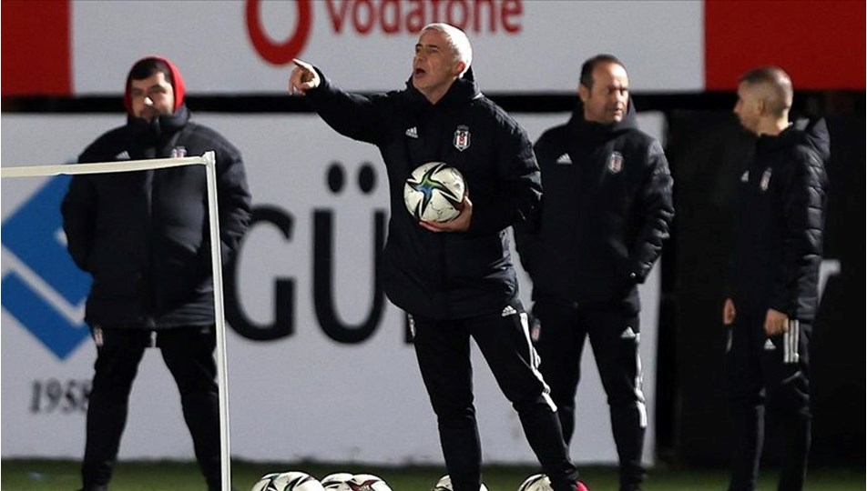 Beşiktaş’ta Önder Karaveli ve 3 futbolcu corona virüse yakalandı