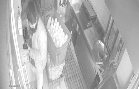Bursa’da şarj edeceğini söyleyerek telefonu çaldı
