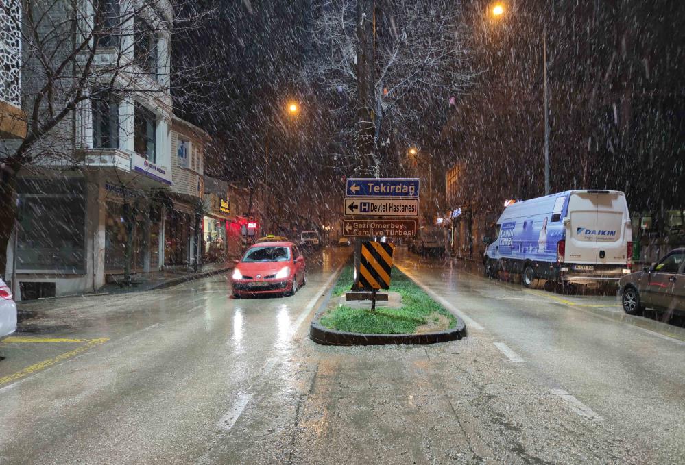 Tekirdağ’da kar yağışı başladı