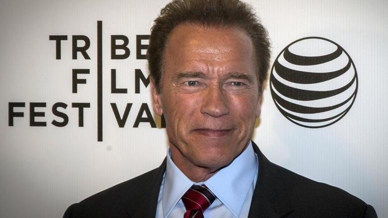 Arnold Schwarzenegger trafik kazası geçirdi