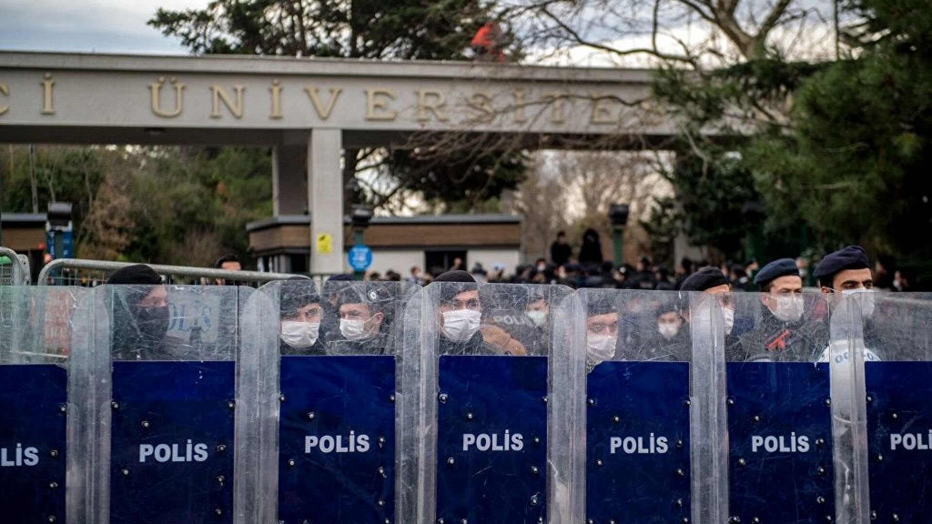 Boğaziçi protestolarında beş kişiye yakalama kararı