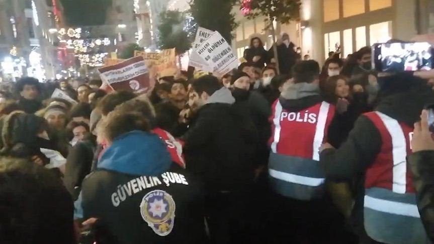 Enes Kara yürüyüşüne 83 gözaltı! Enes Kara yürüyüşüne 83 gözaltı!