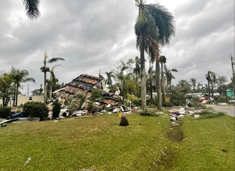 Florida’yı hortum vurdu