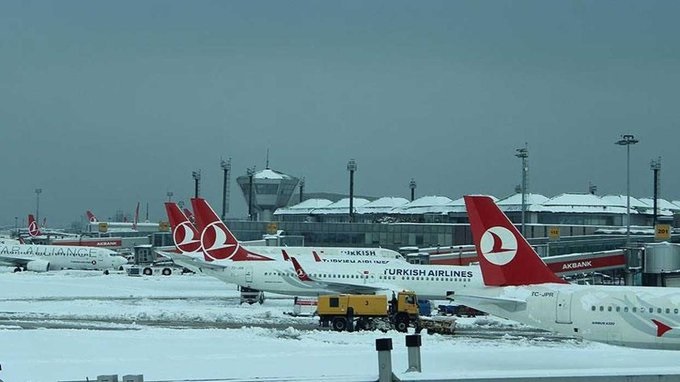 İstanbul Havalimanı’nda kargo terminalinde çökme