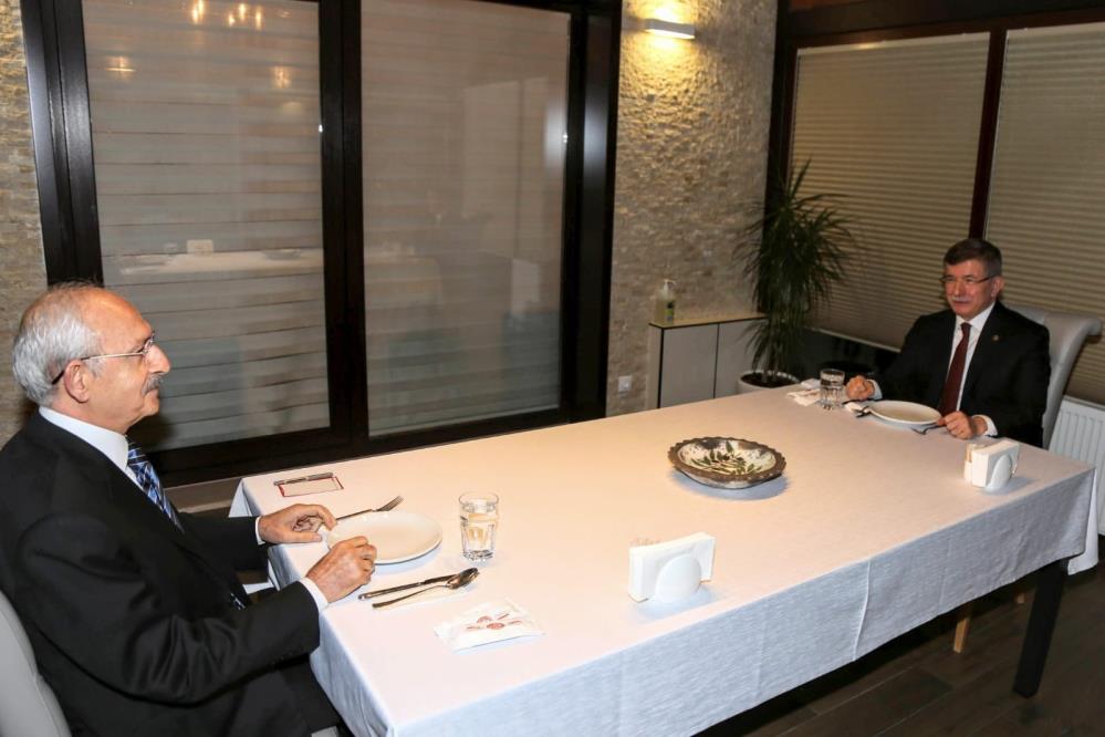 Kılıçdaroğlu, Davutoğlu ile bir araya geldi