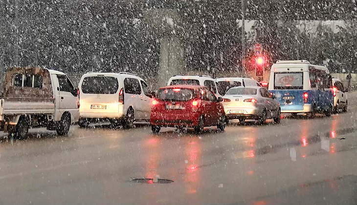 Bursa’da kar yağışı etkili oldu