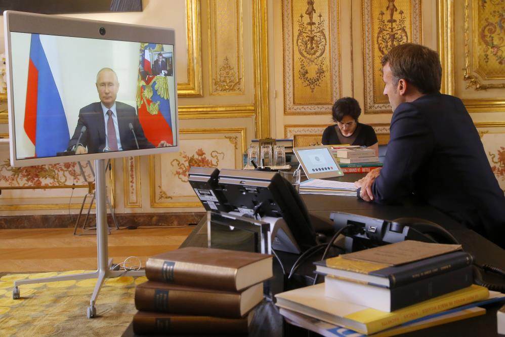 Putin ve Macron, Rusya’nın ABD ve NATO’ya teklif ettiği güvenlik garantilerini görüştü