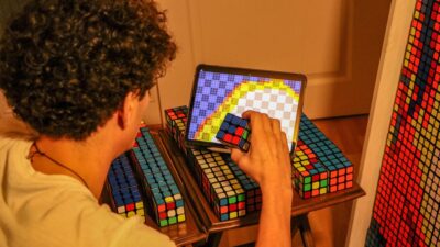 Rubik küpleri sanat eserine dönüştürüyor