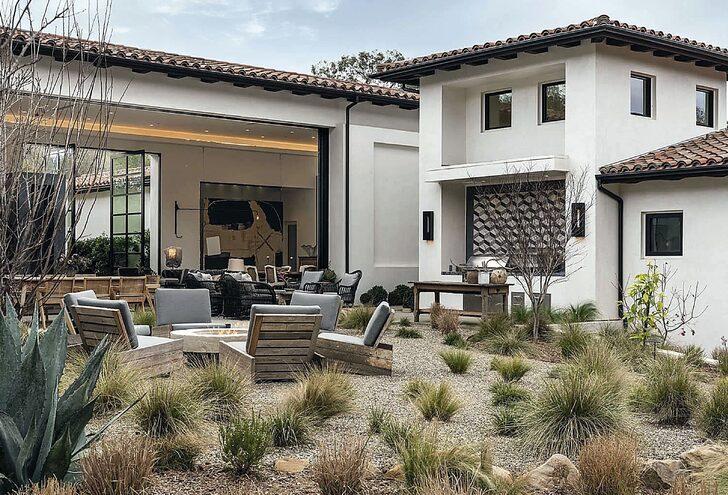 Ünlü sunucu Ellen DeGeneres yeni aldığı evi 1.9 milyon karla satıyor