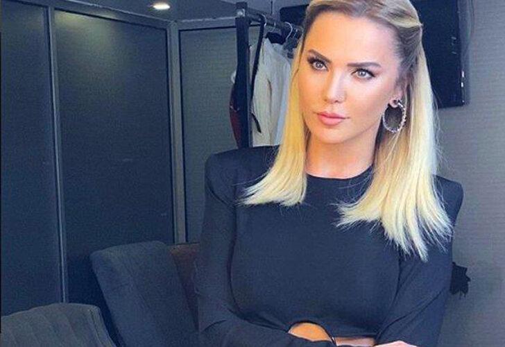 Ece Erken’den gece yarısı paylaşımı!