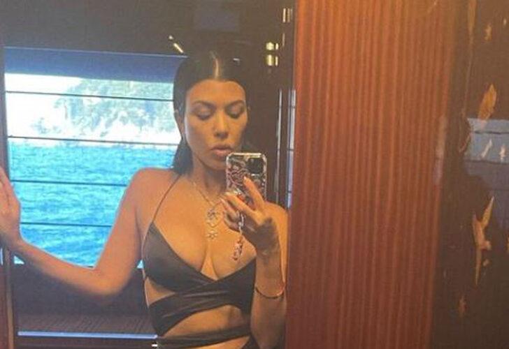 Kourtney Kardashian tepeden tırnağa transparan!