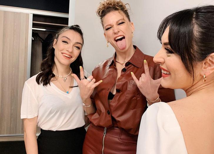 Serenay Sarıkaya’dan kulis pozları