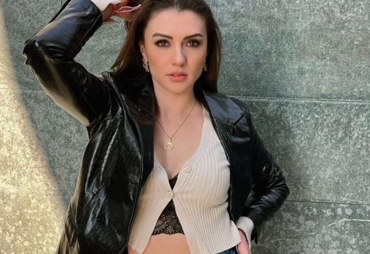 Burcu Özberk’ten gece yarısı pozu!
