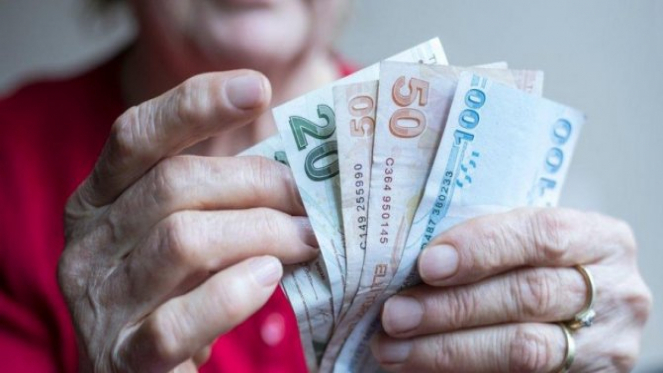 CHP’den kanun teklifi: Emekliye verilen bayram ikramiyesi 4 bin 253 liraya çıkarılsın