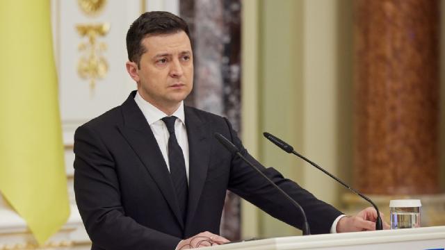 Zelenskiy: “Silahlarımızı bırakmıyoruz”