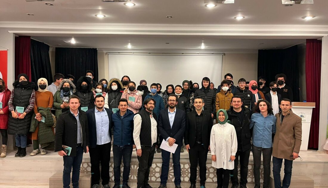 Bursa’da akademisyenler gençlere tecrübelerini aktardı