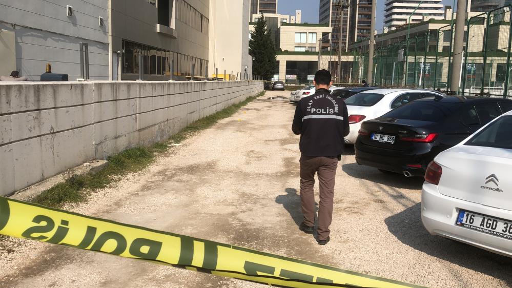 Bursa’da hastane otoparkında dehşet… Eski eşinin sevgilisi tarafından vuruldu!