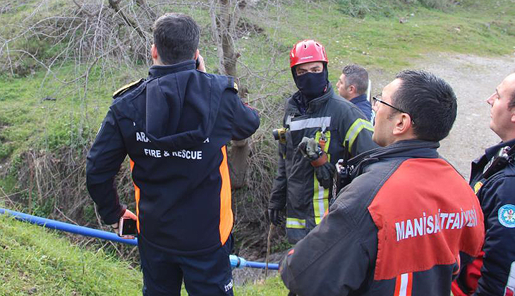 Manisa’da iki çocuk 30 metreden dereye yuvarlandı